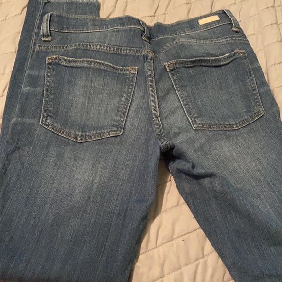 Sneak peek distressed mid rise jeans - Picture 2 of 2